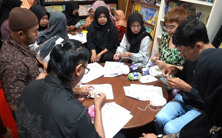 Kreasi Rajut Cilacap: Menjalin Kehidupan dengan Kain